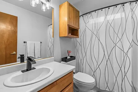 3040 Adams Circle Medford OR 97504