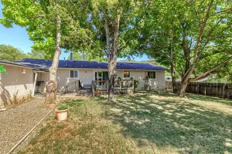 402 Placer Street Rogue River OR 97537