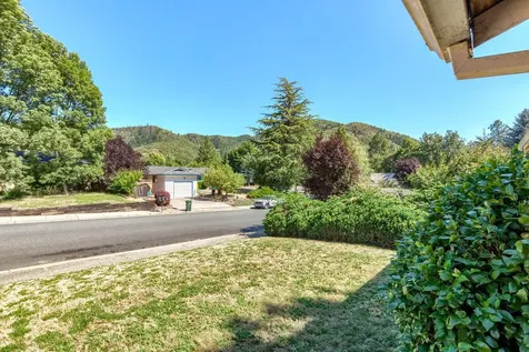 402 Placer Street Rogue River OR 97537