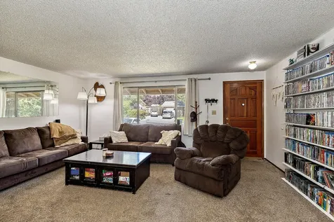 402 Placer Street Rogue River OR 97537