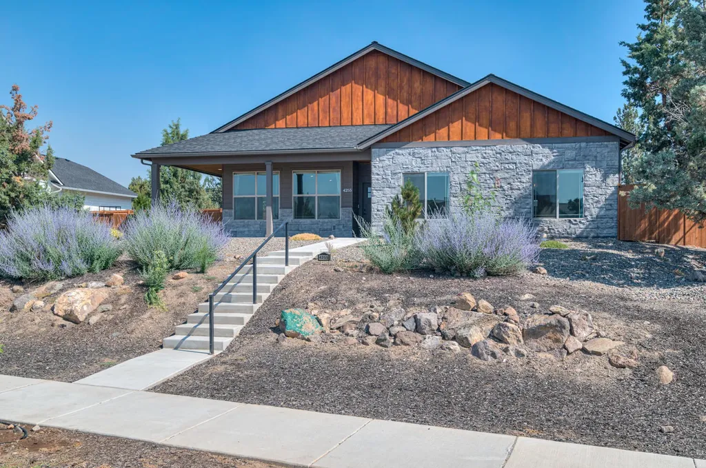 4255 SW Badger Avenue Redmond OR 97756