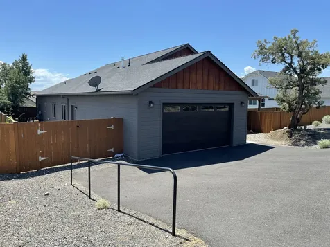 4255 SW Badger Avenue Redmond OR 97756