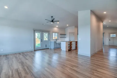 4255 SW Badger Avenue Redmond OR 97756