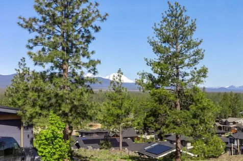 62654 NW Woodsman Court Bend OR 97703