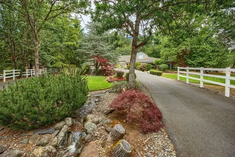 191 Spring Mountain Road Grants Pass OR 97526