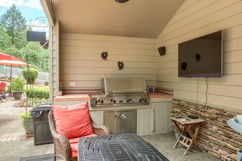 191 Spring Mountain Road Grants Pass OR 97526