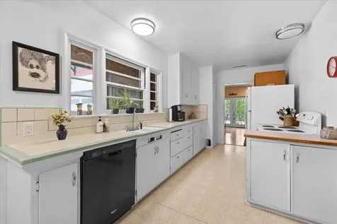 1205 E Park Street Grants Pass OR 97527