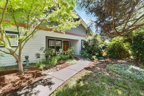 1205 E Park Street Grants Pass OR 97527