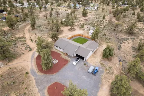 24880 Deer Lane Bend OR 97701