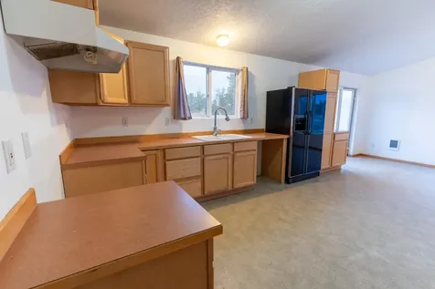 24880 Deer Lane Bend OR 97701