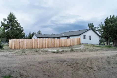 24880 Deer Lane Bend OR 97701
