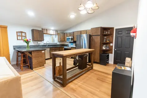 24880 Deer Lane Bend OR 97701