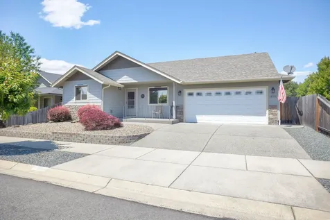 1820 SW I Street Grants Pass OR 97526