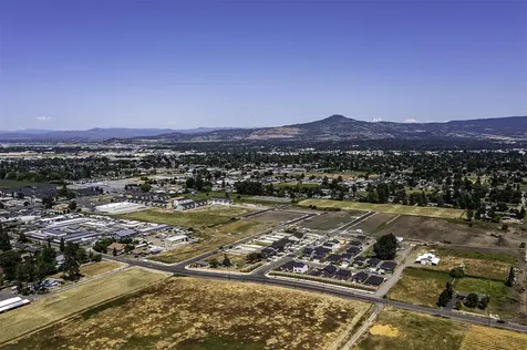 2988 Madrona Lane Medford OR 97501