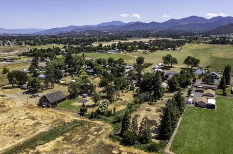 2988 Madrona Lane Medford OR 97501