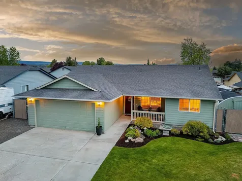 960 NE Manzanita Street Prineville OR 97754