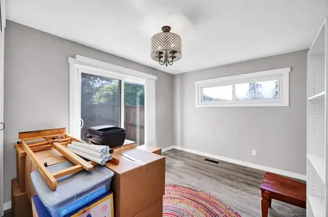48521 E 1st Street Oakridge OR 97463