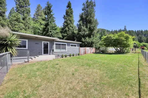 48521 E 1st Street Oakridge OR 97463