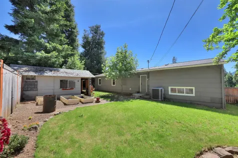 48521 E 1st Street Oakridge OR 97463