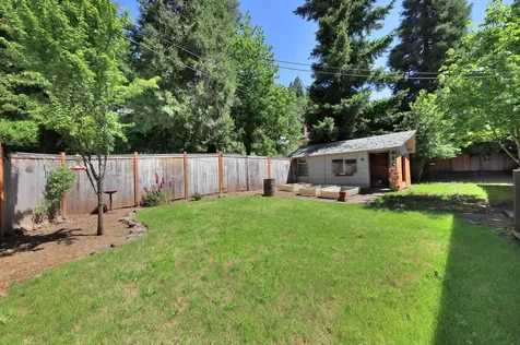 48521 E 1st Street Oakridge OR 97463