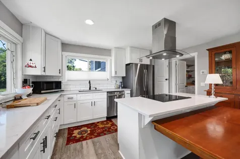 48521 E 1st Street Oakridge OR 97463