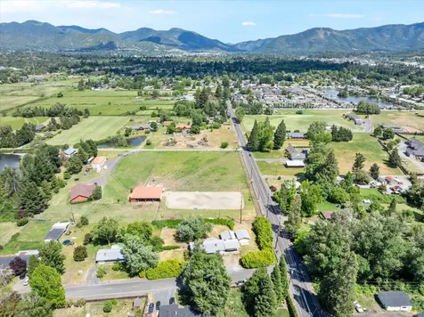 111 Glen Drive Grants Pass OR 97526