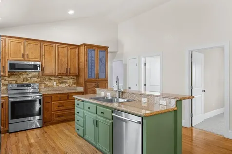 578 Old Waverly Way Eagle Point OR 97524