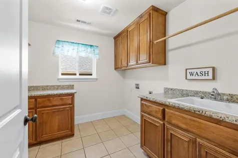 578 Old Waverly Way Eagle Point OR 97524