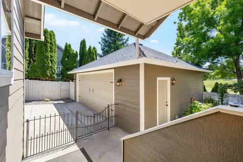 578 Old Waverly Way Eagle Point OR 97524