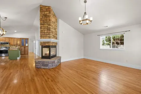 578 Old Waverly Way Eagle Point OR 97524