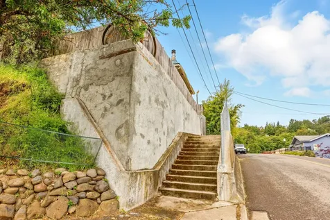 300 Wimer Street Ashland OR 97520