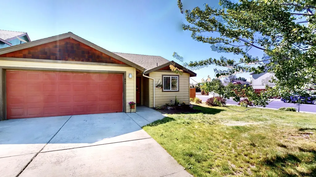 604 NW Green Forest Circle Redmond OR 97756