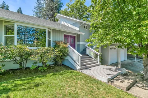 1820 Crestview Drive Ashland OR 97520