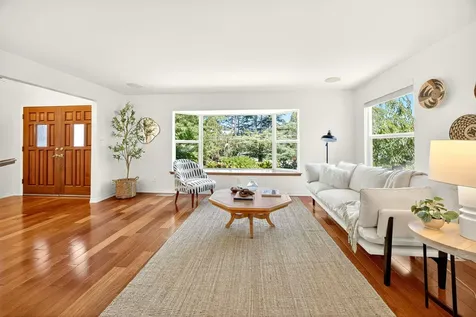 1820 Crestview Drive Ashland OR 97520