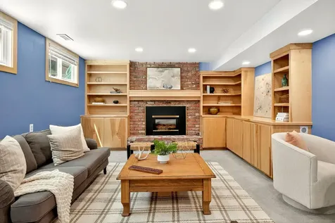 1820 Crestview Drive Ashland OR 97520