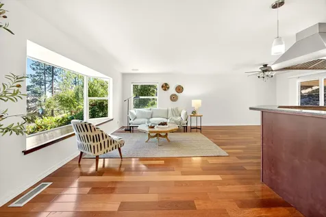 1820 Crestview Drive Ashland OR 97520