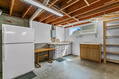 1820 Crestview Drive Ashland OR 97520