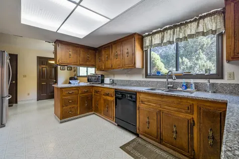 11445 Hill Road Klamath Falls OR 97603