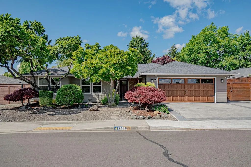 2669 Roberts Road Medford OR 97504