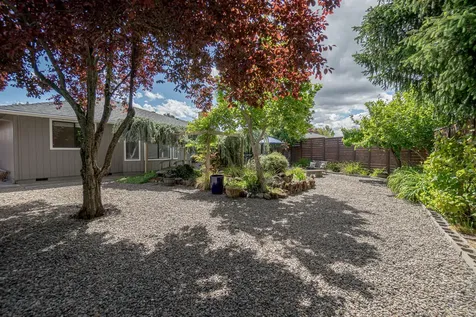 2669 Roberts Road Medford OR 97504