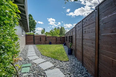 2669 Roberts Road Medford OR 97504