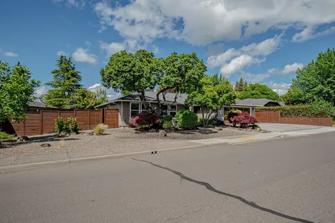 2669 Roberts Road Medford OR 97504