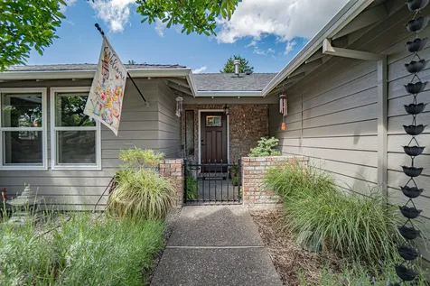 2669 Roberts Road Medford OR 97504