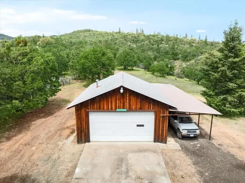 13235 Perry Road Central Point OR 97502