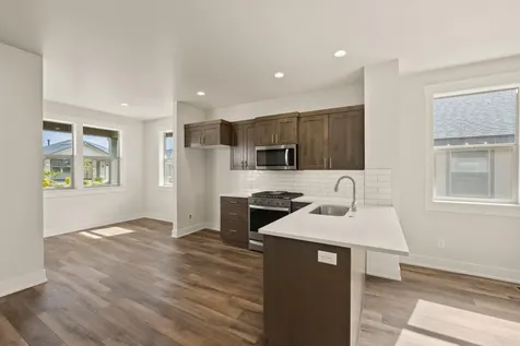 2366 NW Redwood Avenue Redmond OR 97756