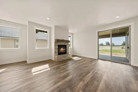 2366 NW Redwood Avenue Redmond OR 97756