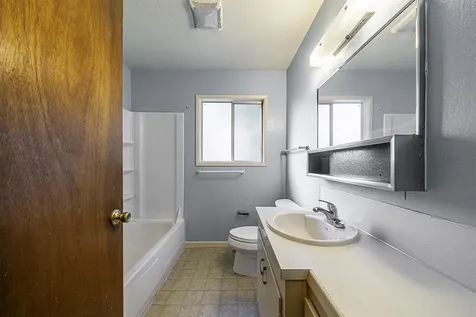 1228 E 11th Street Medford OR 97504