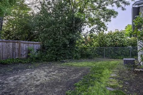 1228 E 11th Street Medford OR 97504