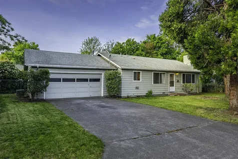 1228 E 11th Street Medford OR 97504