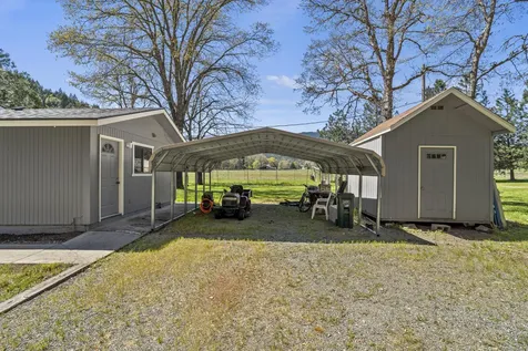 2800 Cedar Flat Road Williams OR 97544